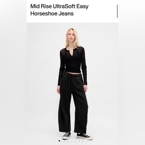 GAP Mid Rise UltraSoft Easy Horseshoe Jeans - Black